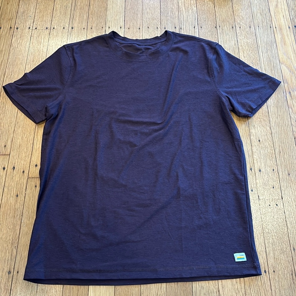 Men’s Vuori Strato tech tee size small